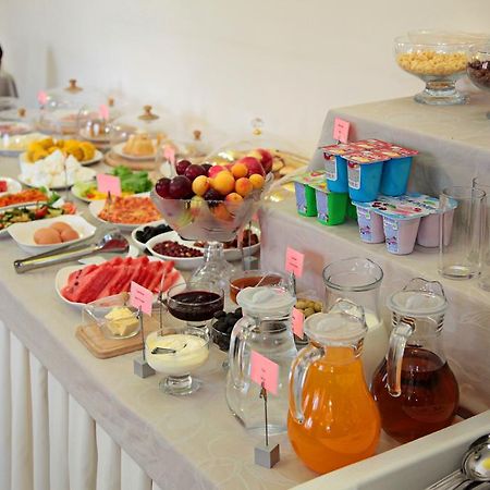 Voyage Hotel Bişkek Dış mekan fotoğraf