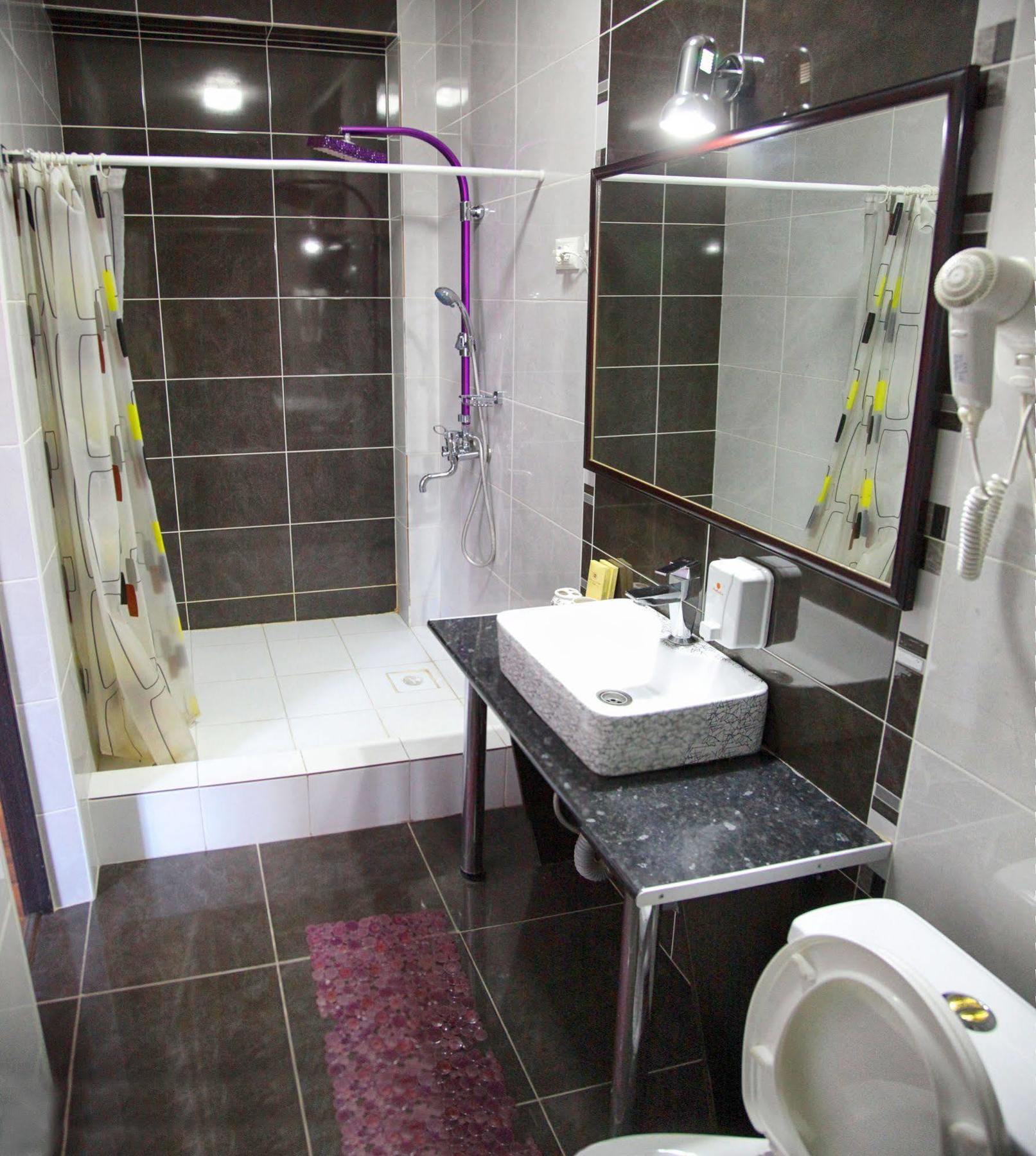 Voyage Hotel Bişkek Dış mekan fotoğraf