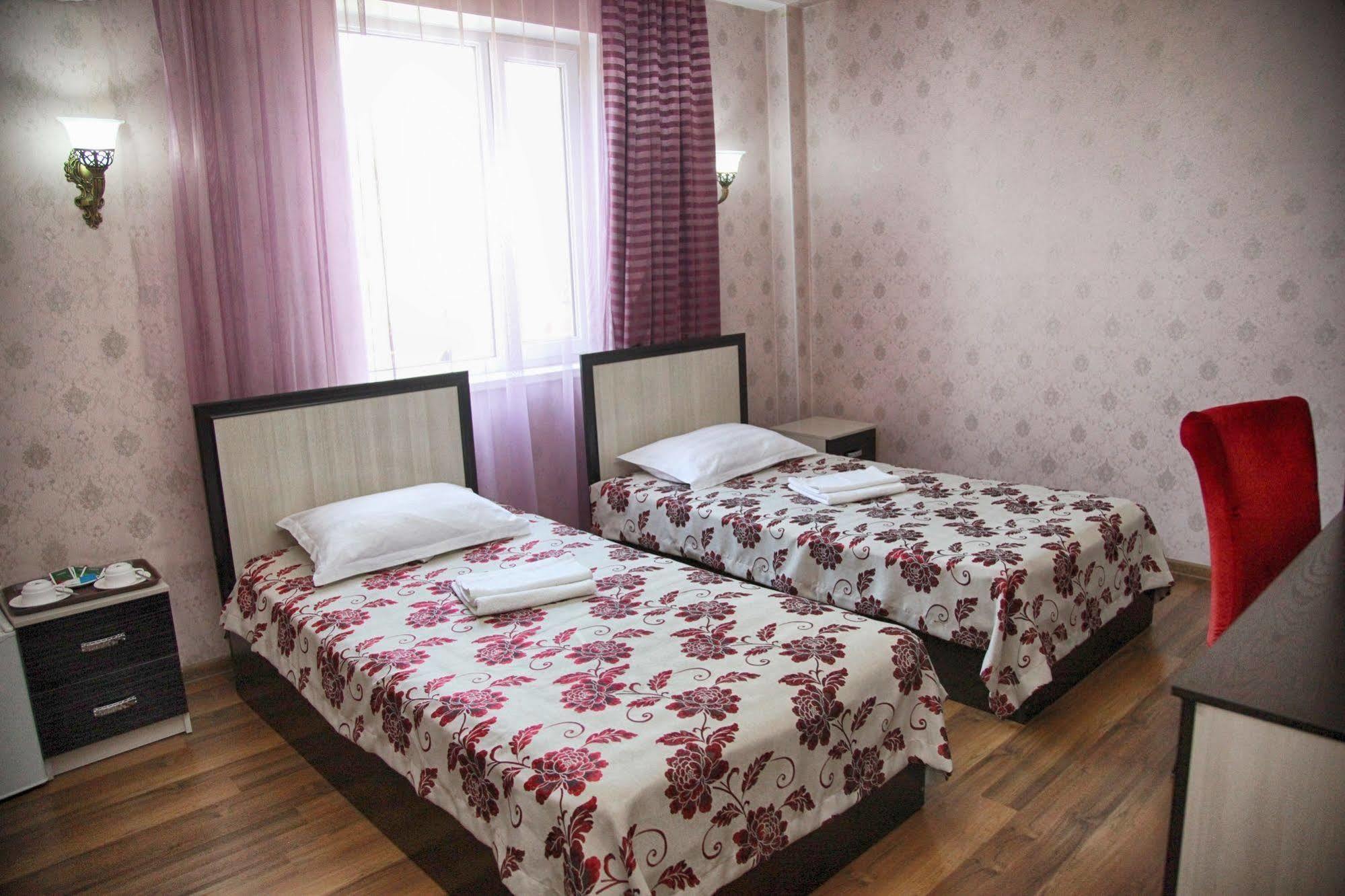 Voyage Hotel Bişkek Dış mekan fotoğraf