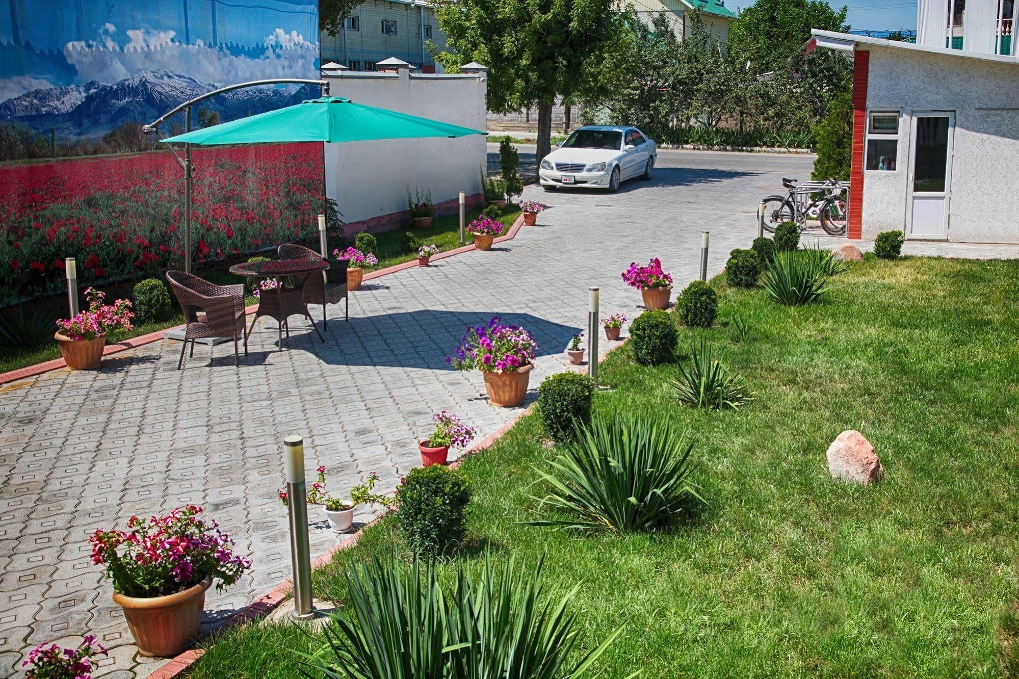 Voyage Hotel Bişkek Dış mekan fotoğraf