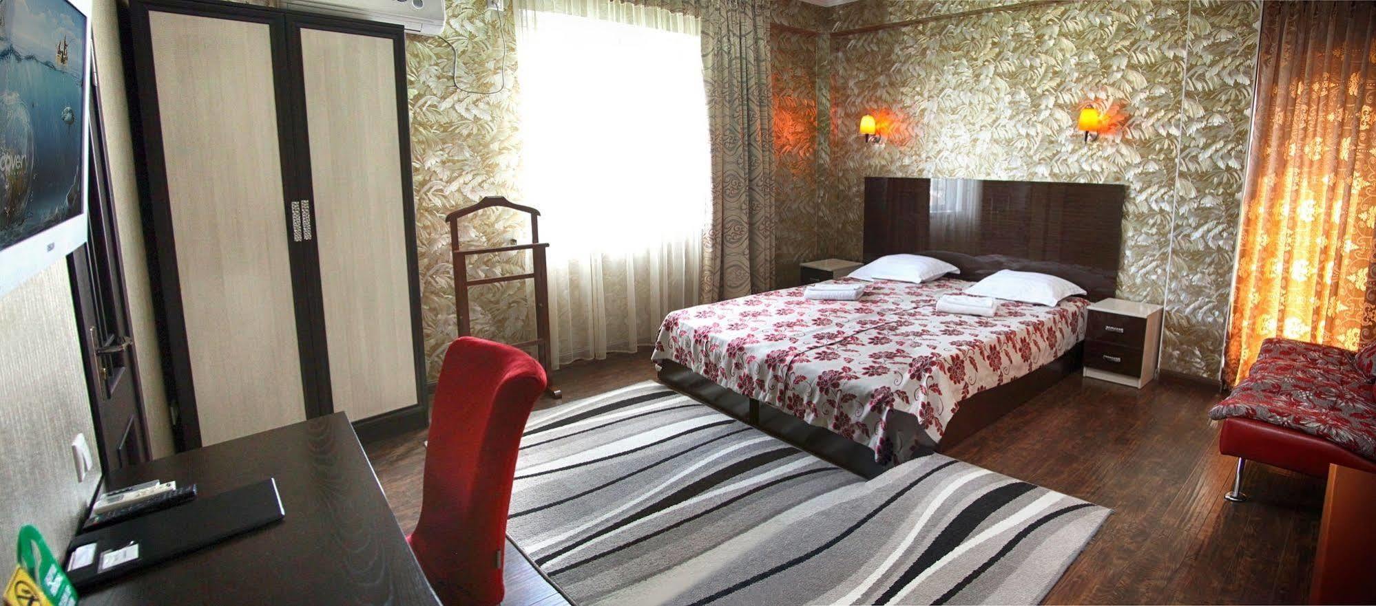 Voyage Hotel Bişkek Dış mekan fotoğraf